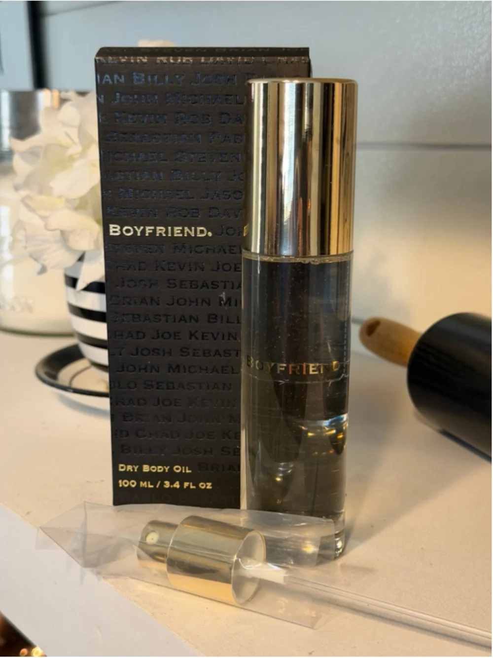 NIB Niche Kate Walsh Boyfriend Dry Body Oil Spray